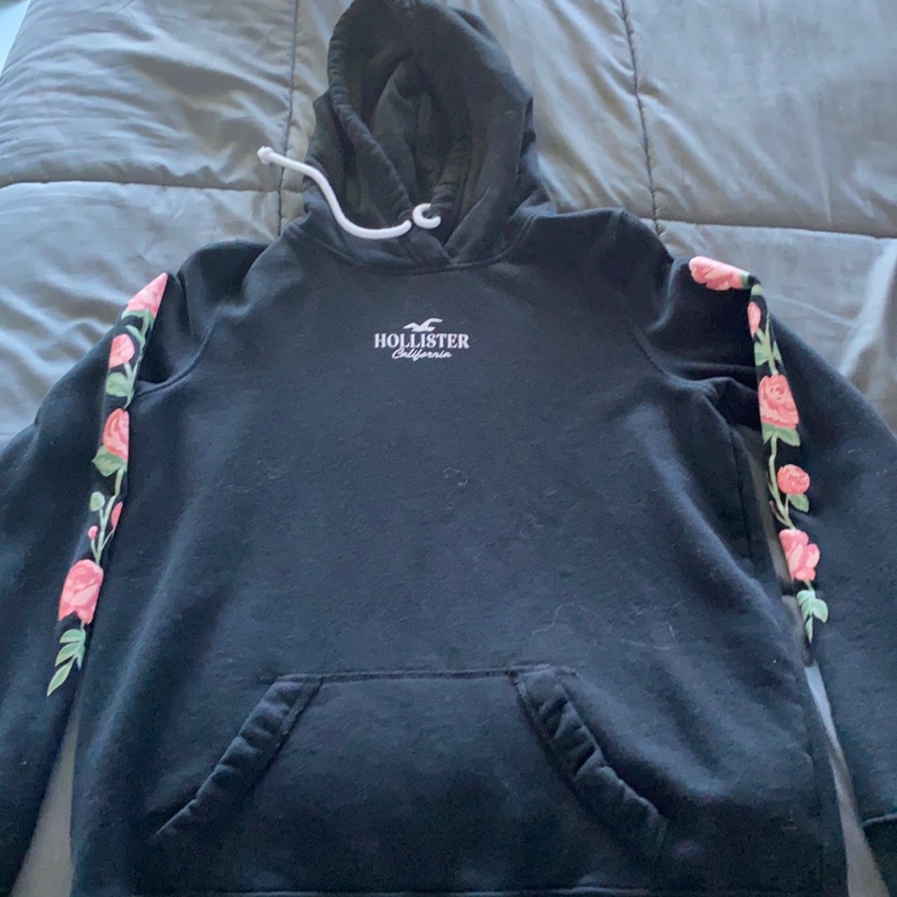 hollister  sweatshirt